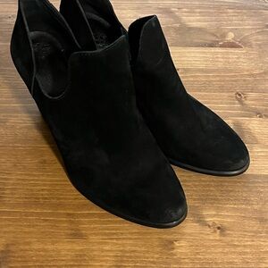 Vince Camuto Elegant Black Women's Size 9.5 Black Suede Ankle Boots